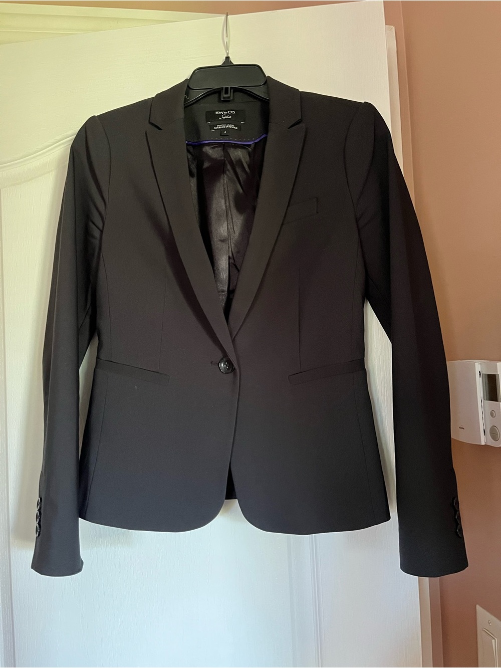 RW&CO. Black Tailored Single-Button Blazer